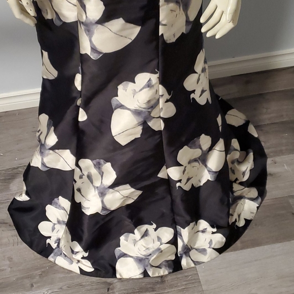 NWOT- Le Château evening dress - Picture 5 of 9